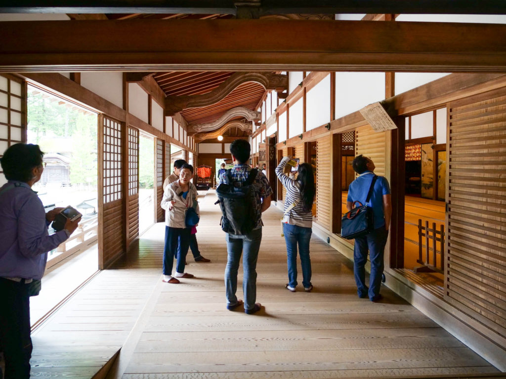 金剛峰寺の中に入ったところ