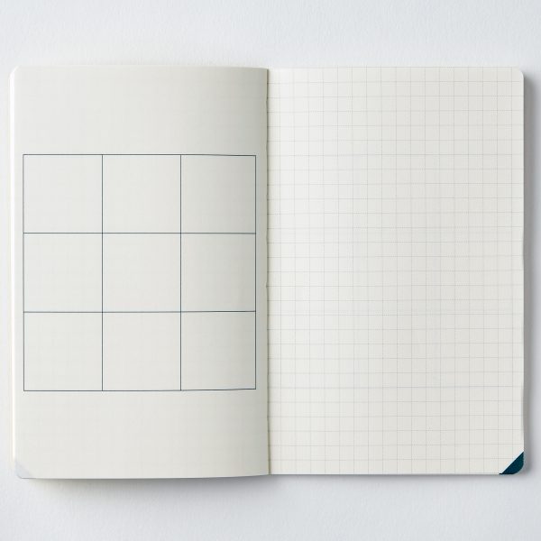 左ページは３×３グリッド、右は５ｍｍ方眼